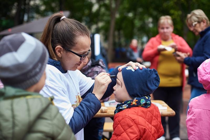 Faültetés a Május 1 téren