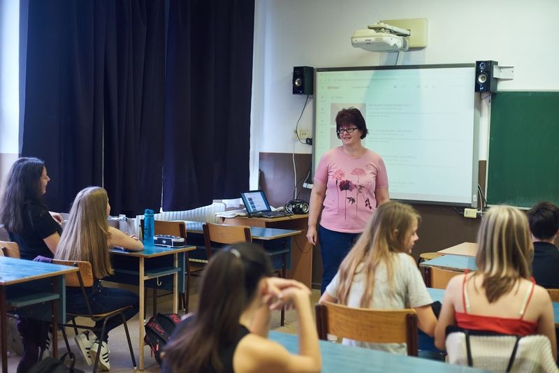 Francia kéttannyelvű lett az Apáczai iskola