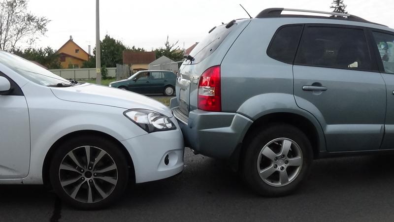 Hármas ráfutásos baleset történt a 41-es főútvonalon