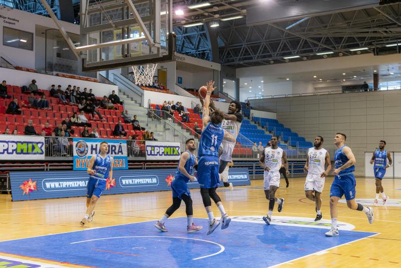 Hübner Nyiregyháza BS vs Kaposvari Kosárladba klub mérkőzése a Continental Arénában