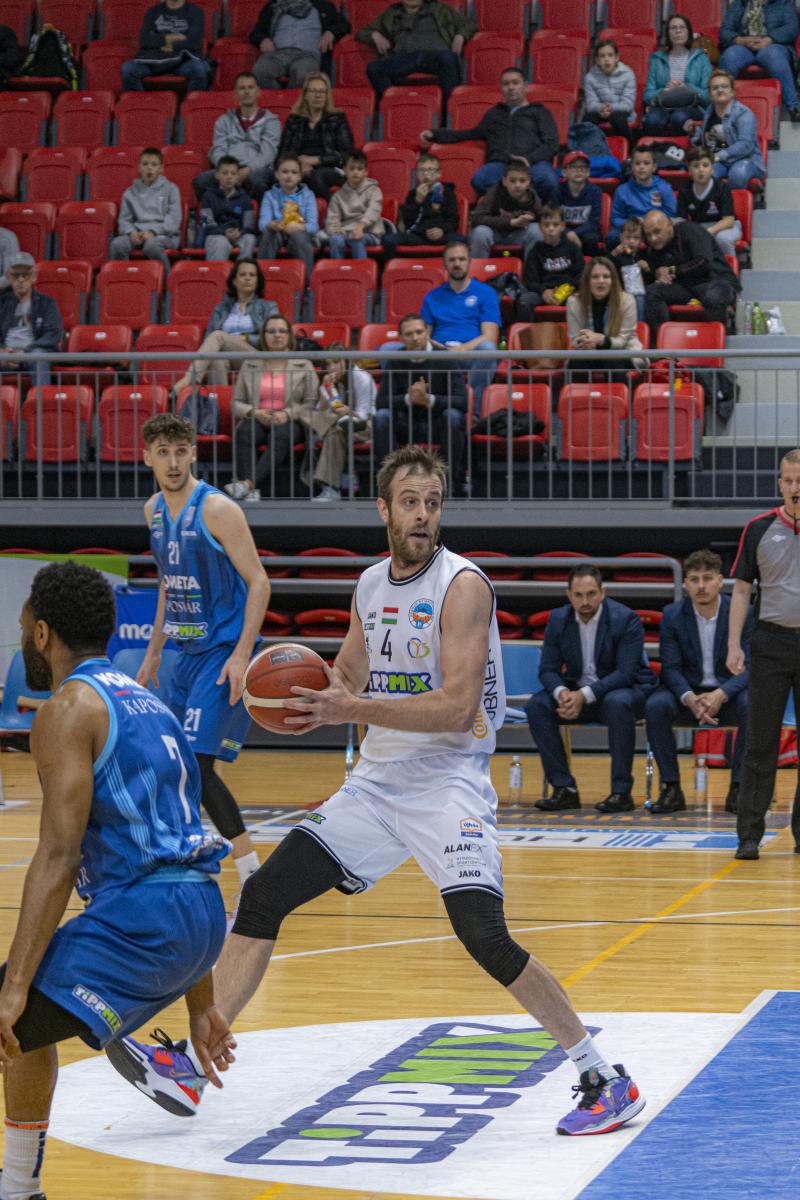 Hübner Nyiregyháza BS vs Kaposvari Kosárladba klub mérkőzése a Continental Arénában