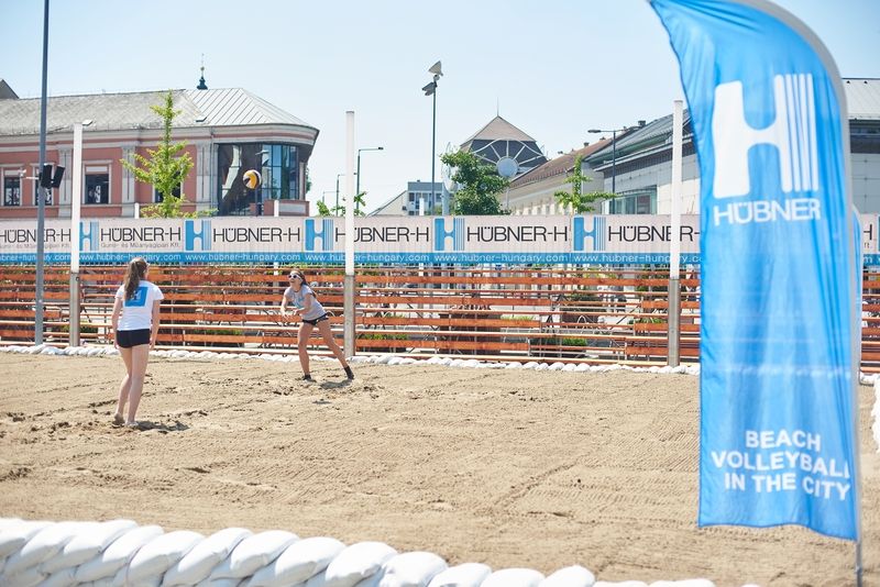 Hübner strandröpi beharangozó