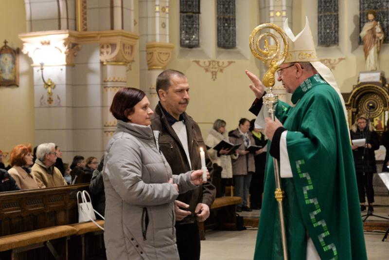 Jubiláló házaspárok főpásztori áldása a Magyarok Nagyasszonya-társszékesegyházban