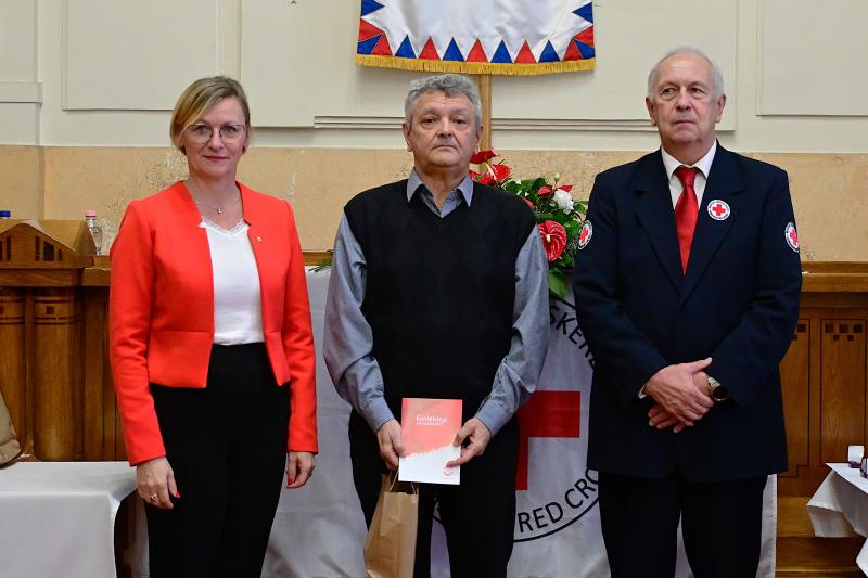 Jubiláló véradók köszöntése