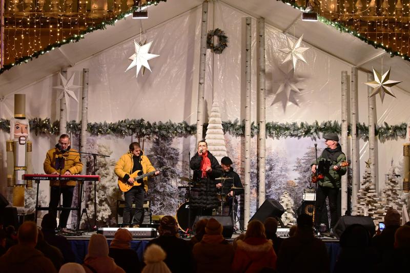 Karácsonyi Polip koncert Nyíregyháza főterén