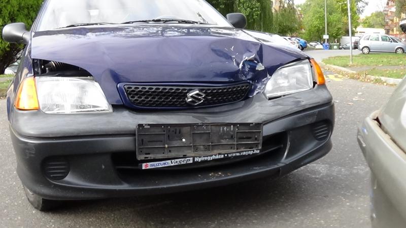 Két autó ütközött még pénteken a Szántó Kovács János utcán