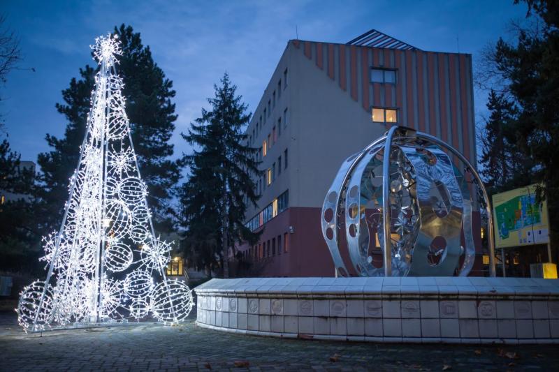 Kigyúltak az adventi fények az egyetemen (Fotók: Nyíregyházi Egyetem, Váczy Norbert)