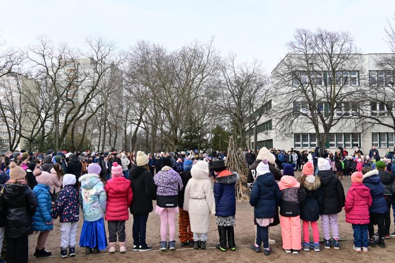 Kiszebáb égetés a Kazinczy Ferenc iskolában 2026