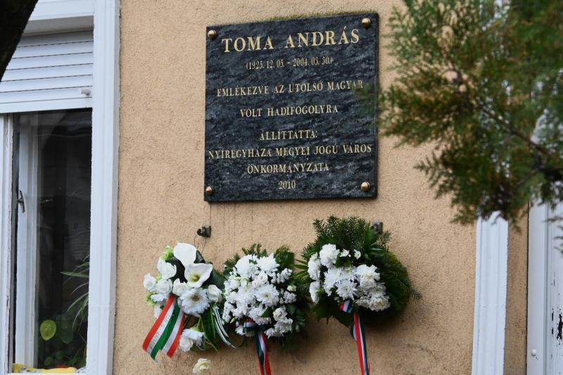Koszorúzás Toma András emléktáblájánál 2024.