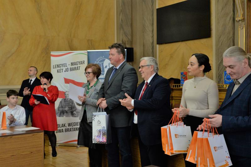 Lengyel-magyar két jó barát - eredményhirdetés az általános iskolások vetélkedőjén