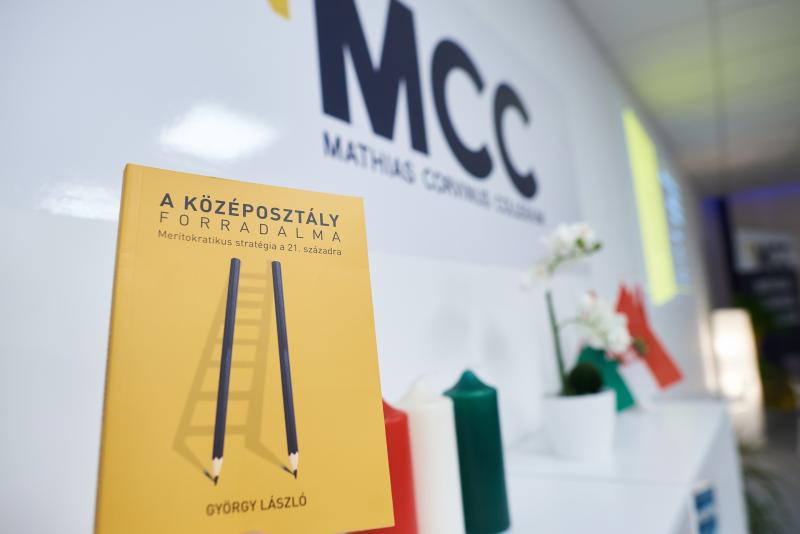 MCC - A középosztály forradalma