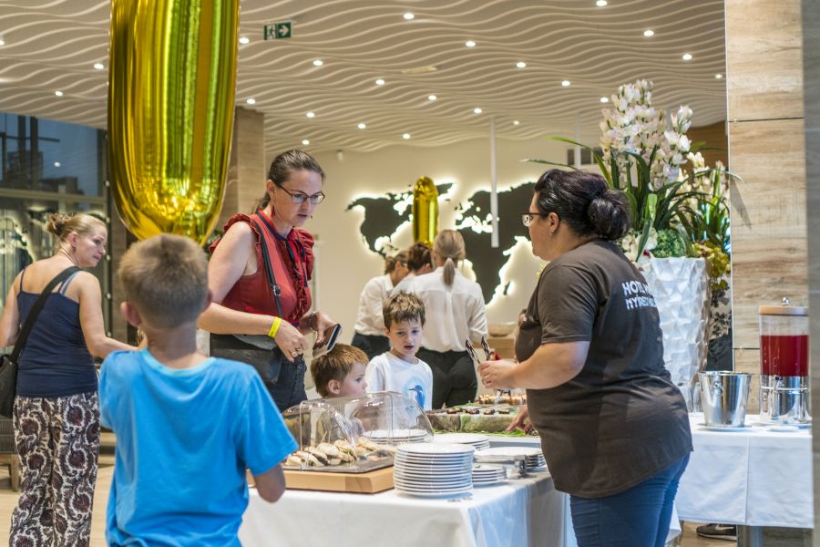 Megtartotta első születésnapját a Hotel Pangea