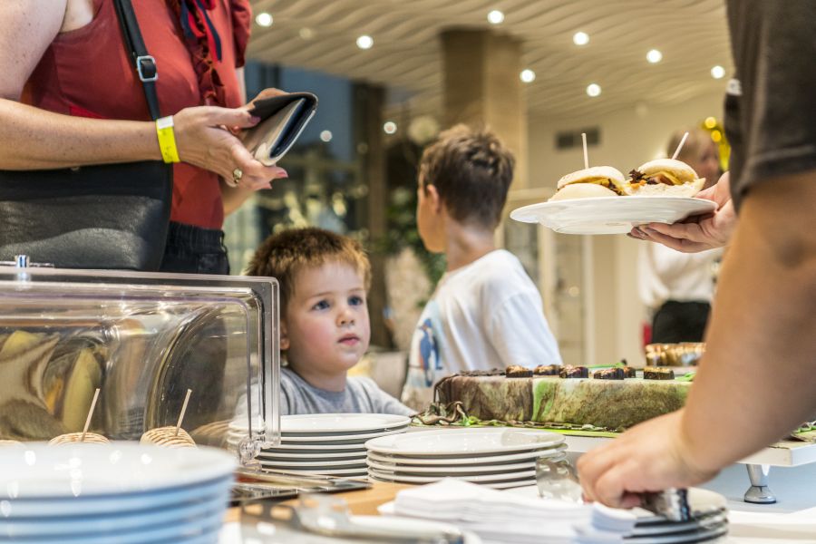 Megtartotta első születésnapját a Hotel Pangea