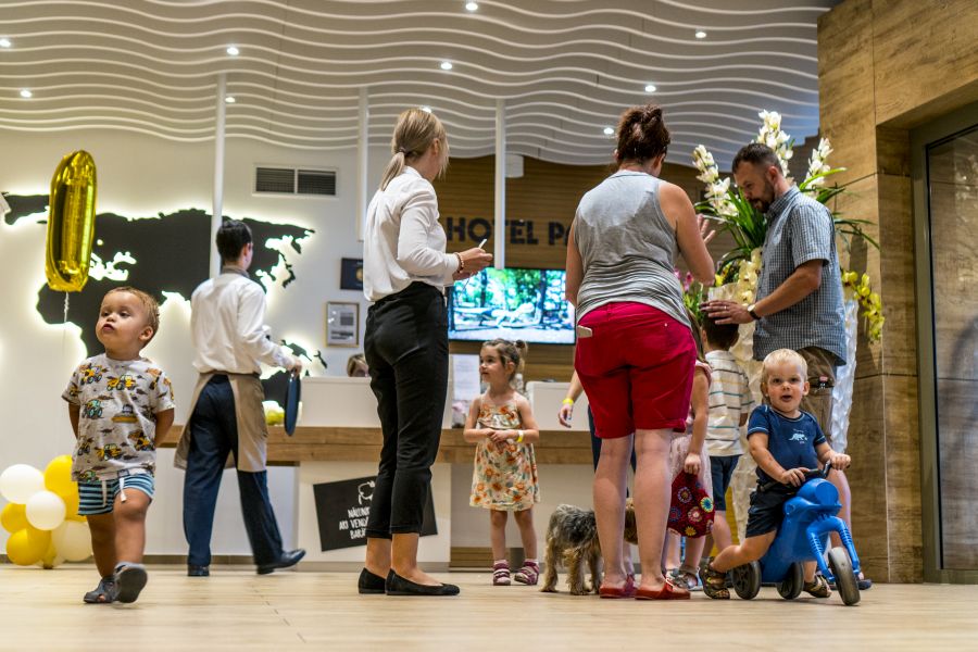 Megtartotta első születésnapját a Hotel Pangea