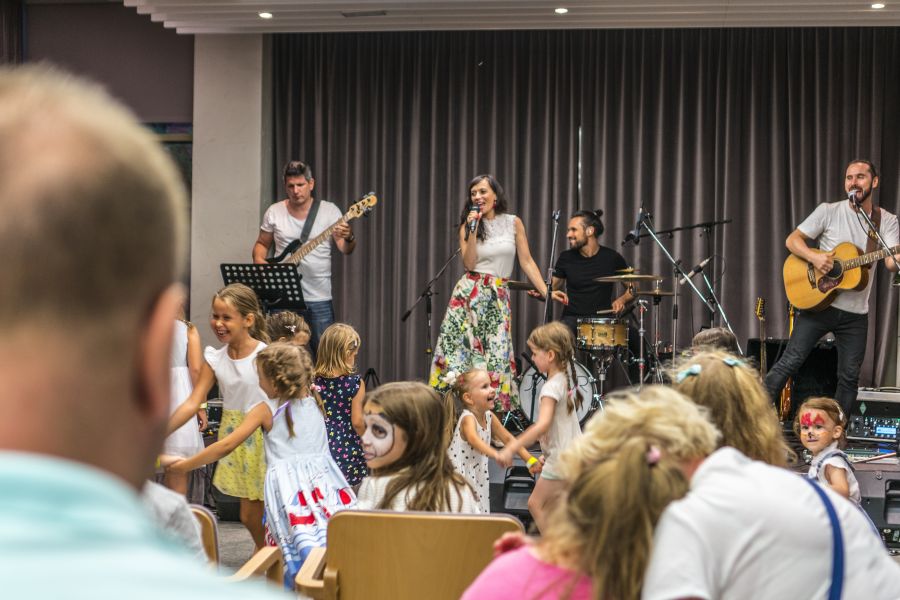 Megtartotta első születésnapját a Hotel Pangea