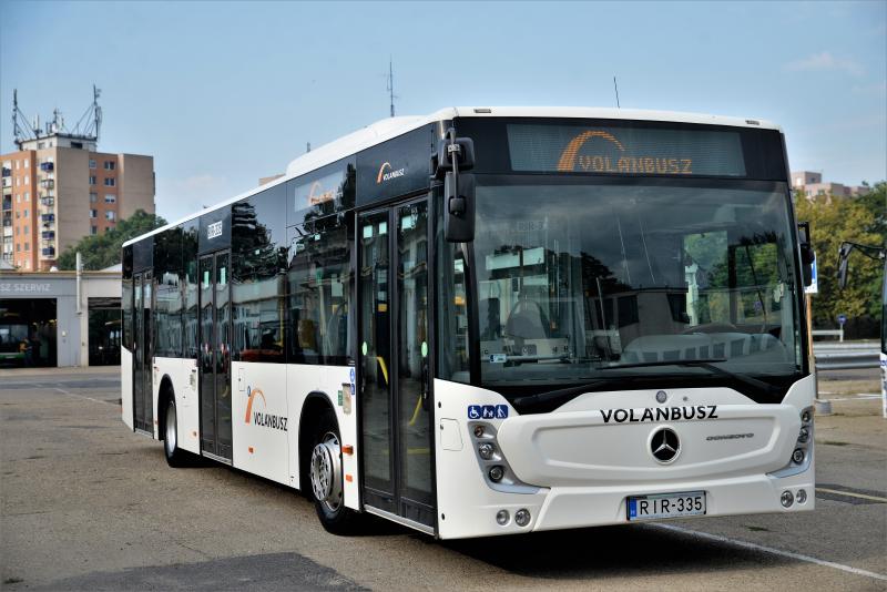 Mercedes buszokat kapott a város