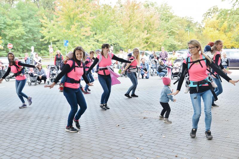 Nemzetközi Babahordozó hét megnyitó - Séta az Állatparkban