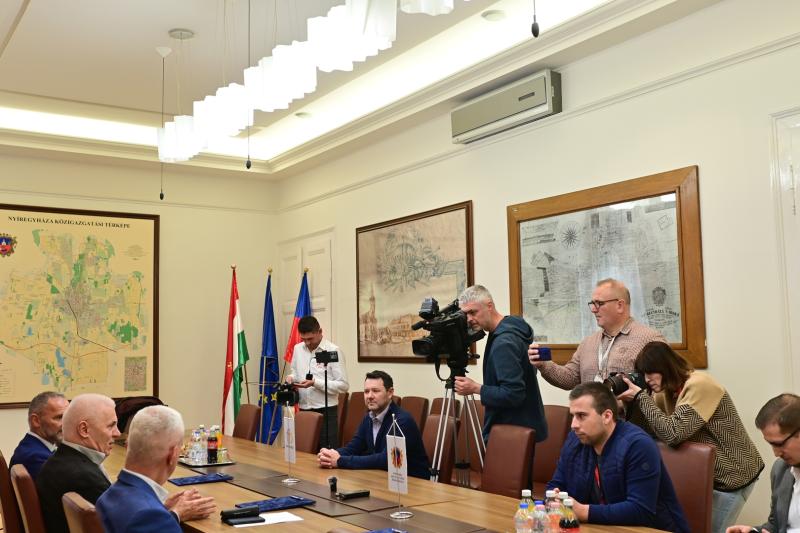 Ökölvívói együttműködési megállapodás a Városházán 2026