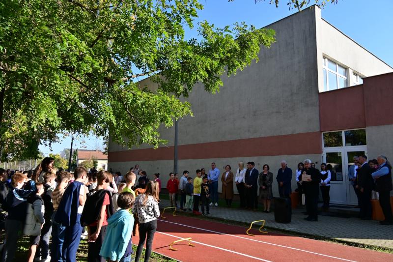 Rekortán átadó a Móricz iskolában