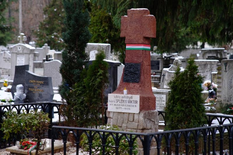 Síremlékek felújítva az Északi temetőben