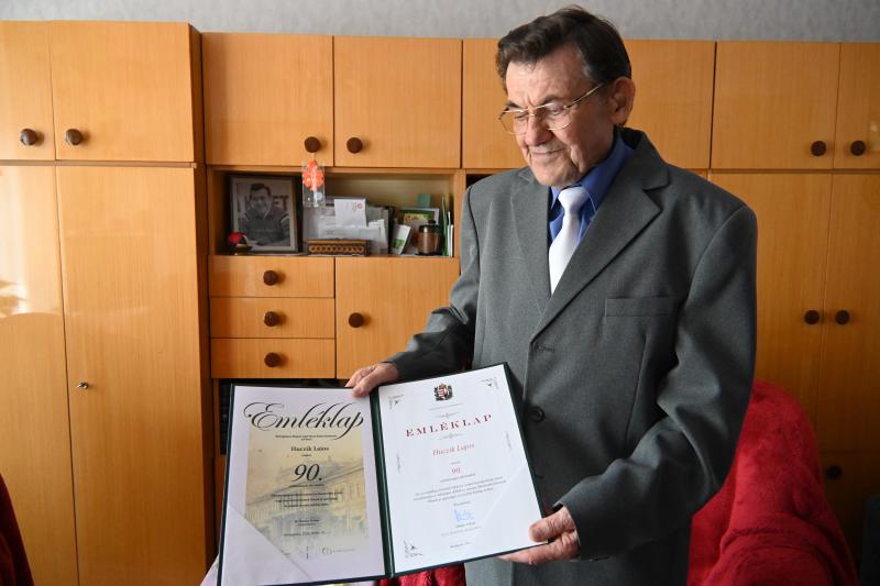 Szépkorú köszöntés - Huczik Lajos 90 éves