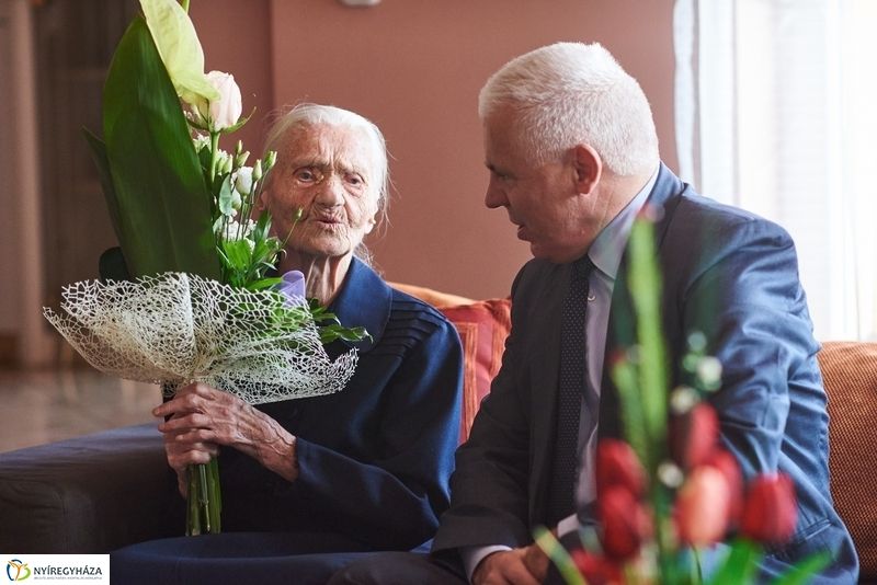 Szépkorú köszöntése Balogh Istvánné