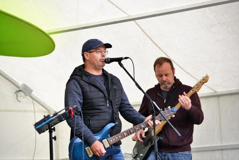 Tavaszi zsongás a Kossuth téren - Tibi a hegyről koncert