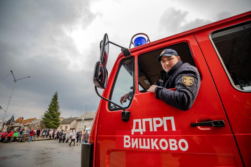 Tűzoltóautókat adományozott a Katolikus Karitász kárpátaljai településeknek 