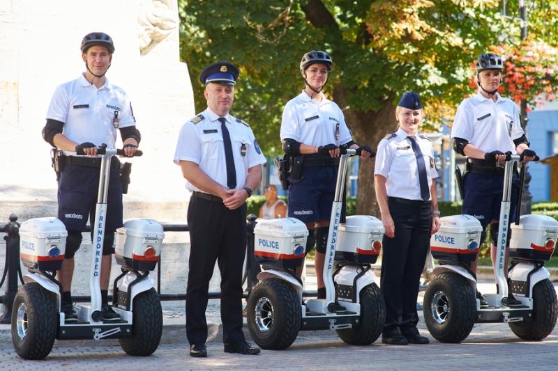 Új szolgálati járművek a rendőrségnél