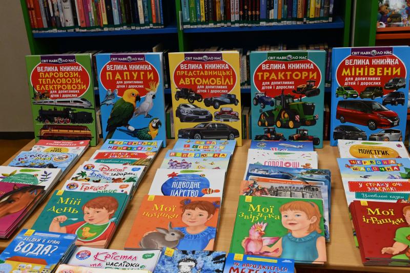 Ukrán gyermekkönyv sarkot  alakítottak ki a könyvtárban