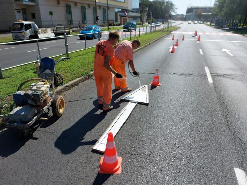 Útburkolati jeleket festettek