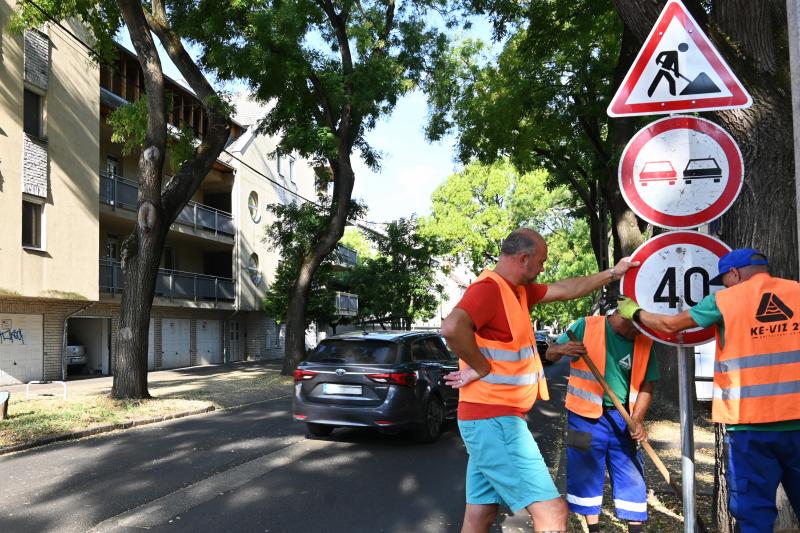 Útfelújítás kezdődött az Árok utcán