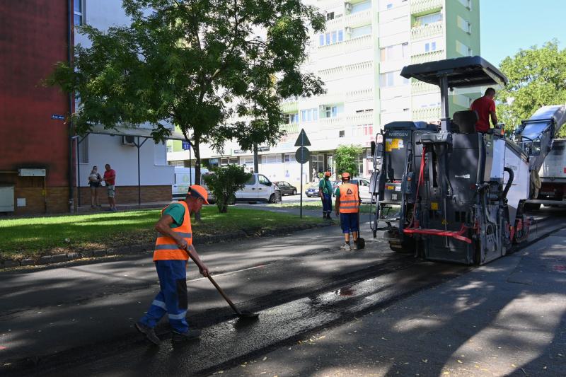 Útfelújítás kezdődött az Árok utcán