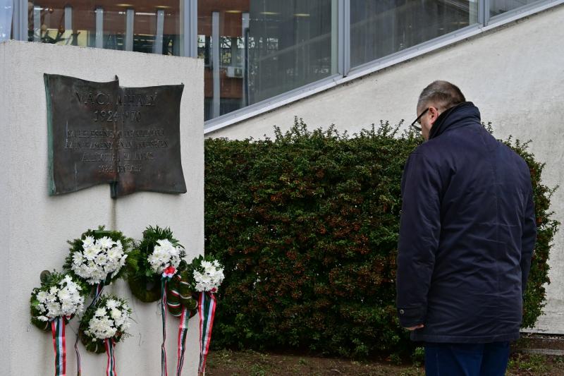 Váci100 - Több helyszínen emlékeztek meg az íróról