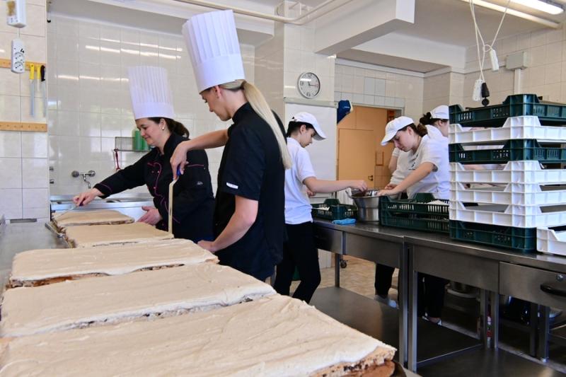 Város tortája készül a Sipkayban 2024