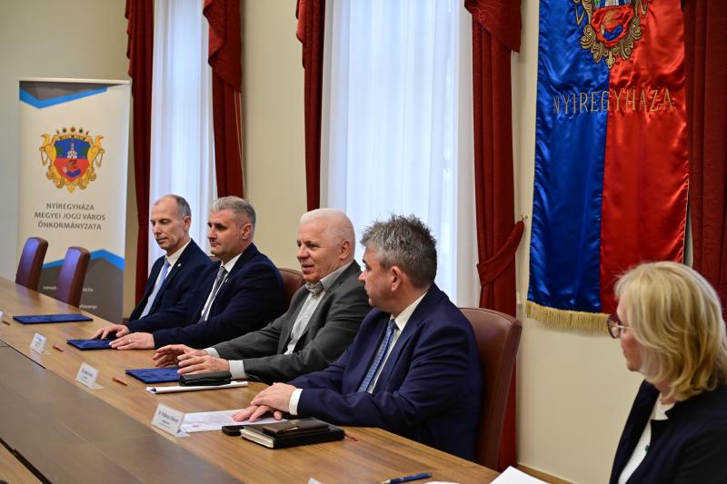 Vízgazdálkodási együttműködési aláírás a Városházán 2026