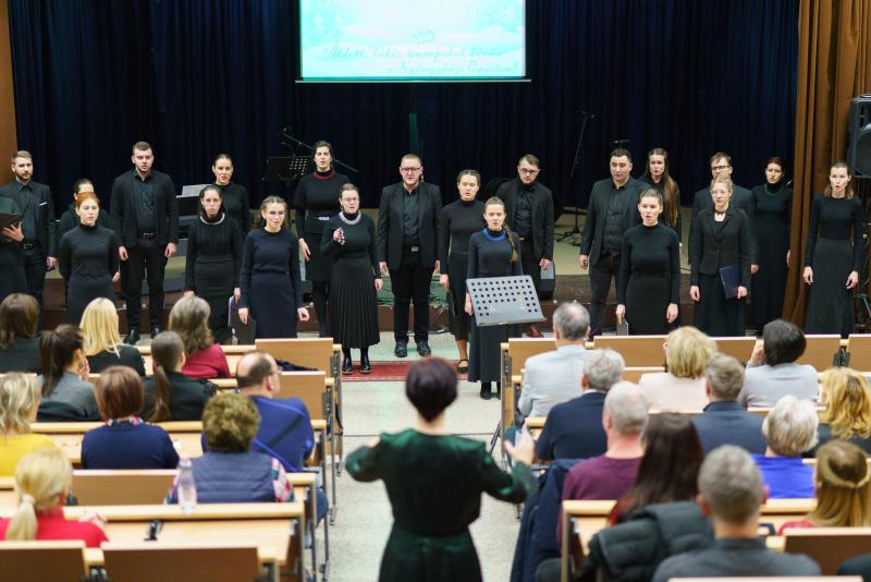 Zenés ünnepvárás: karácsonyi ünnepség az egyetemen (Fotók: Váczy Norbert, Nyíregyházi Egyetem)