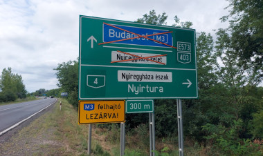 Autópálya-felhajtó zárva: figyelmeztetik a sofőröket