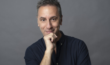 Csonka András nyári slágerekkel vár csütörtökön a Szindbád Szabadtéri Pódiumszínpadon