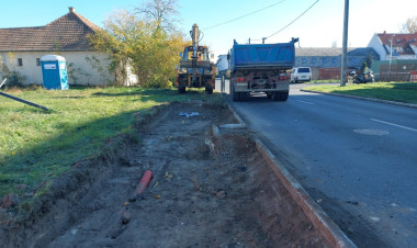 Új járdát építenek a Hunyadi utcán és a Belső körúton