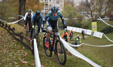 Kerékpárosok hódítják meg a Robinson-dombot! 