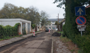 Vadonatúj aszfalt készül a Béla utcában                                                              