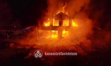 Felújítás alatt álló családi ház égett le Kótajban