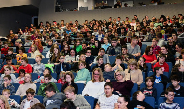 Fogyatékos Emberek Világnapja – Mesejáték várta a gyerekeket a Váci Mihály Kulturális Központban