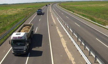 Hétfőtől elérhetőek a 2026-os éves autópálya-matricák, bevezetik az M1 regionális jogosultságot is