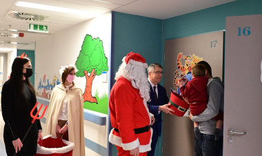 A kórházban is járt a Mikulás – a gyermekosztályra vitte a csomagokat