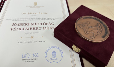 Elismerés – Munkásságáért díjban részesítették dr. Jászai Áront