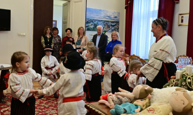 Karácsonyi csoda – Nyíregyháza polgármesterénél jártak az ovisok