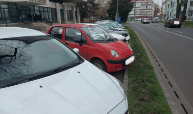 Még mindig ingyen parkolhatnak az autósok Nyíregyházán