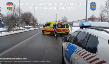 Buszöbölből szülőszoba - mentőautóban született meg egy kisfiú Nyíregyháza közelében!